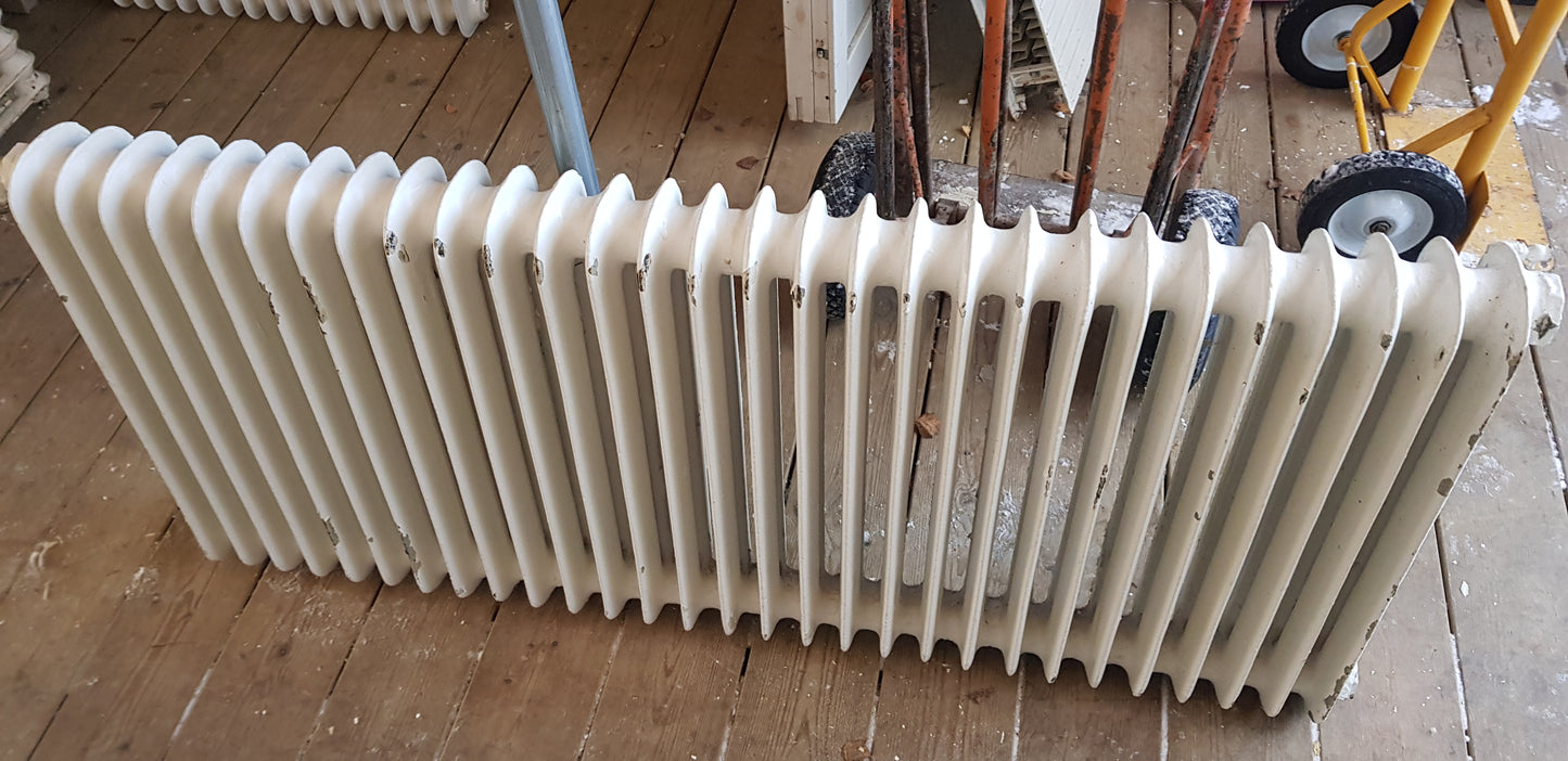 ARTIKELNUMMER 444 Fin gammal Element/Radiator B 130 H 59 D 13 &nbsp;Pris 2500KR