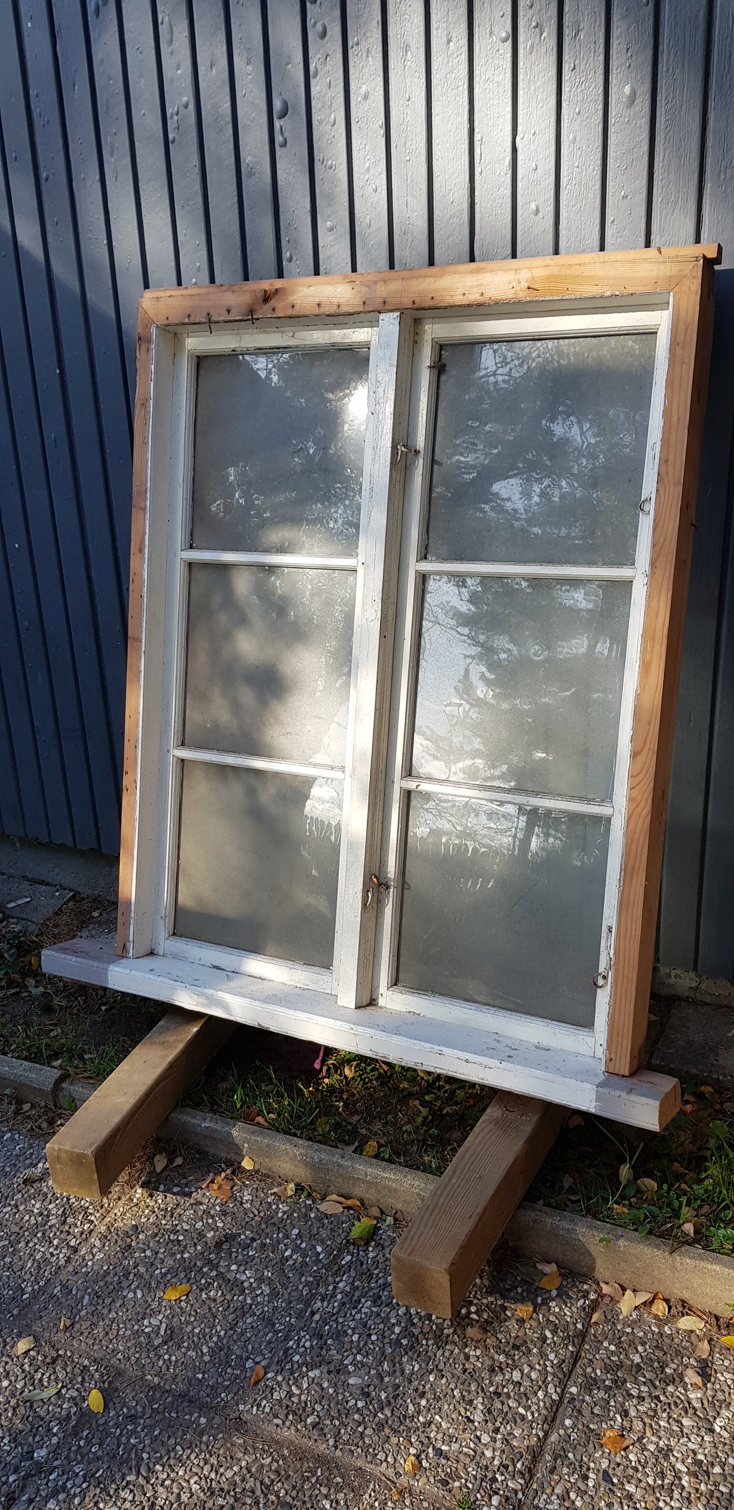 ARTIKELNUMMER 185  b104 h130. enkel glas med äkta spröjs. pris 2500kr