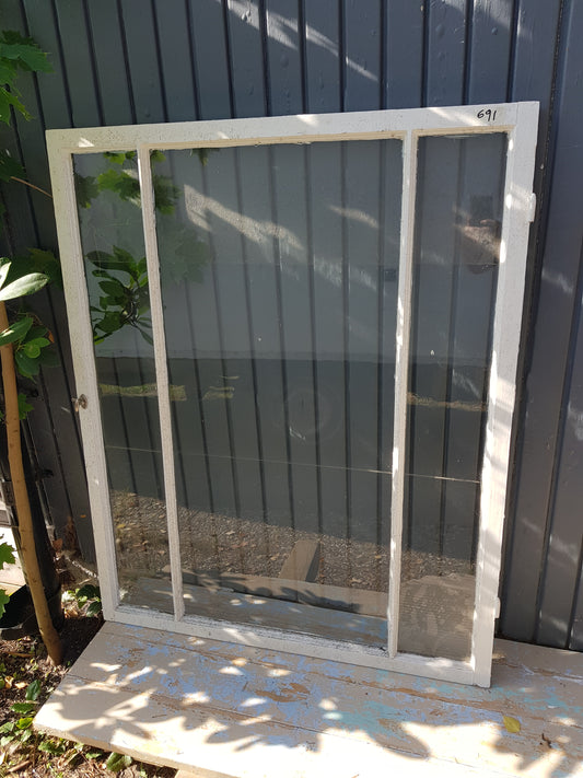 ART 691 B98.5 H 122 PRIS 1500 KR GAMMALT GLAS