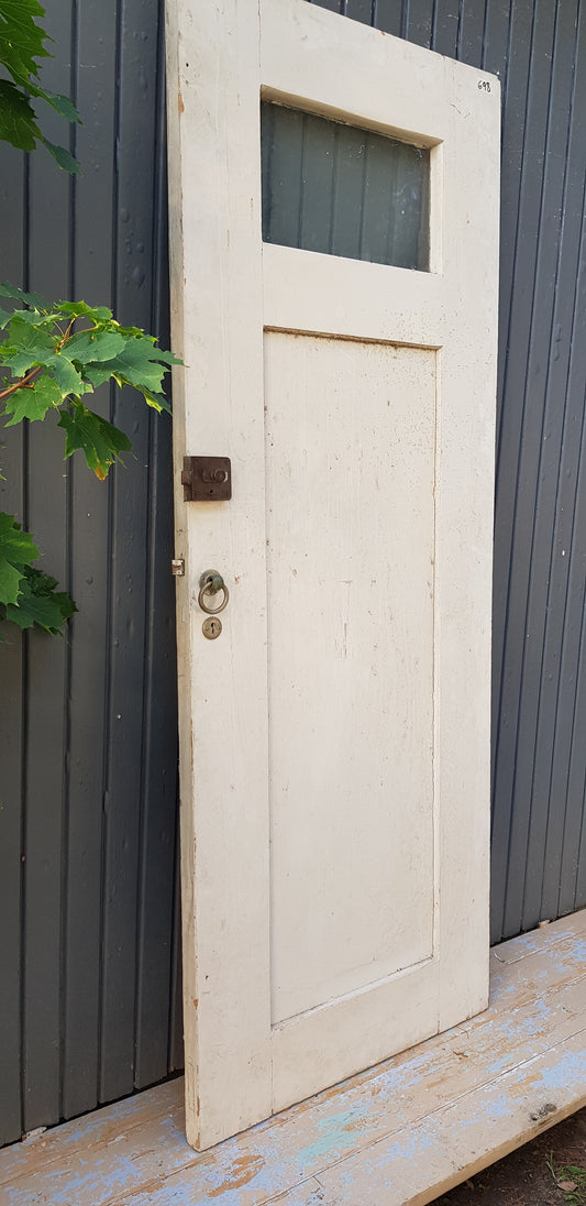 ART 698 B77 H202 D4.5 PRIS 4000 kr vänster