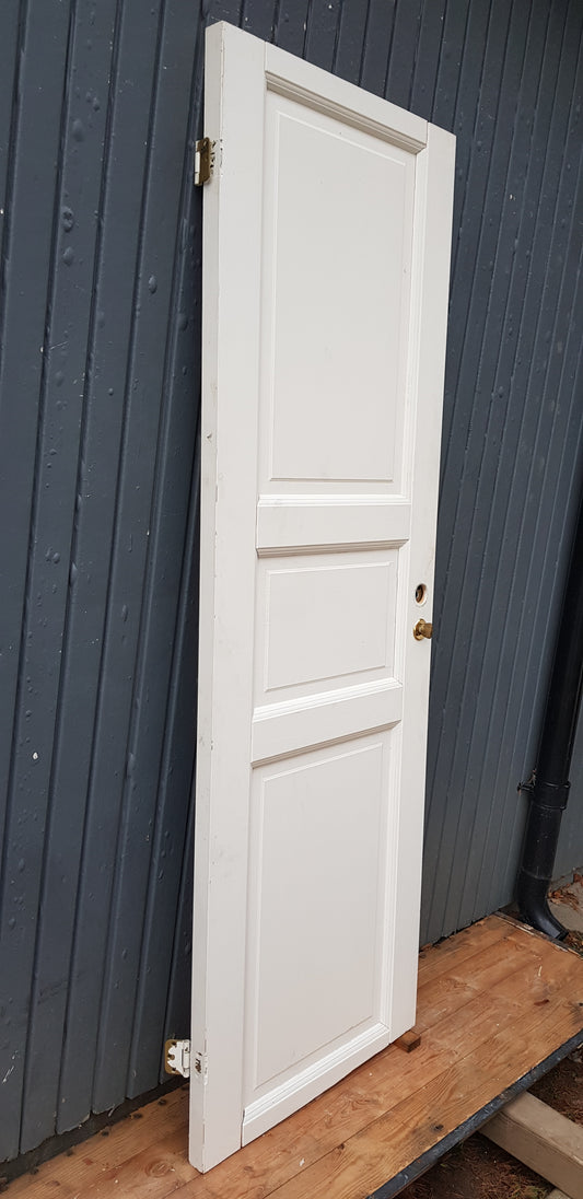 ART 778 B63 H194.5 D4 PRIS 1500 KR HÖGER