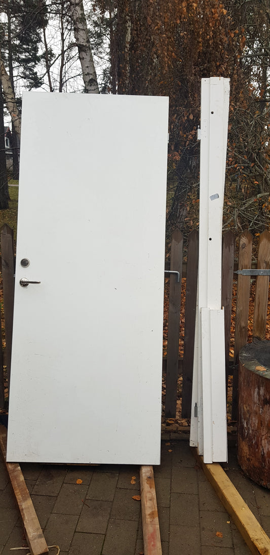 ARTIKELNUMMER 429 Daloc Ljud isolerad dörr komplett med karm Vänster hängd Öppnas utåt Yttermått: Bredd 90 cm Höjd 210 cm Pris: 2500 kr