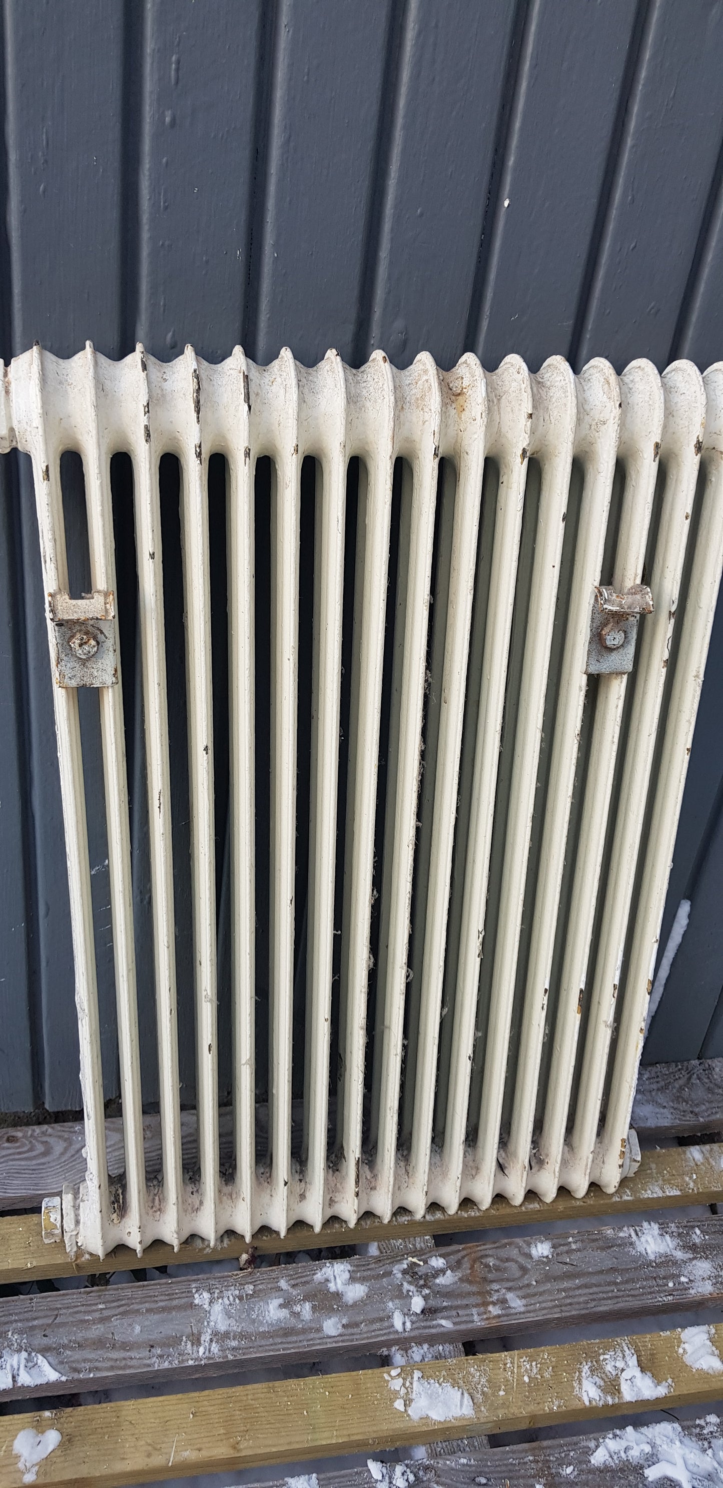 ARTIKELNUMMER 441  Fint gammal Element/Radiator  B 50-58 H 74 D 8 Pris 1500 KR