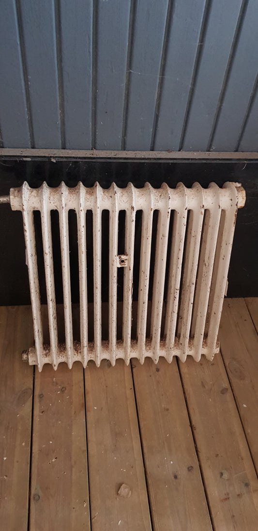 ARTIKELNUMMER 431 Fint gammal element/Radiator H60 B60 D13 1500KR