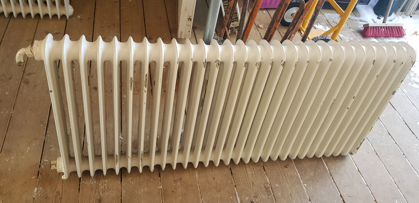 ARTIKELNUMMER 444 Fin gammal Element/Radiator B 130 H 59 D 13 &nbsp;Pris 2500KR