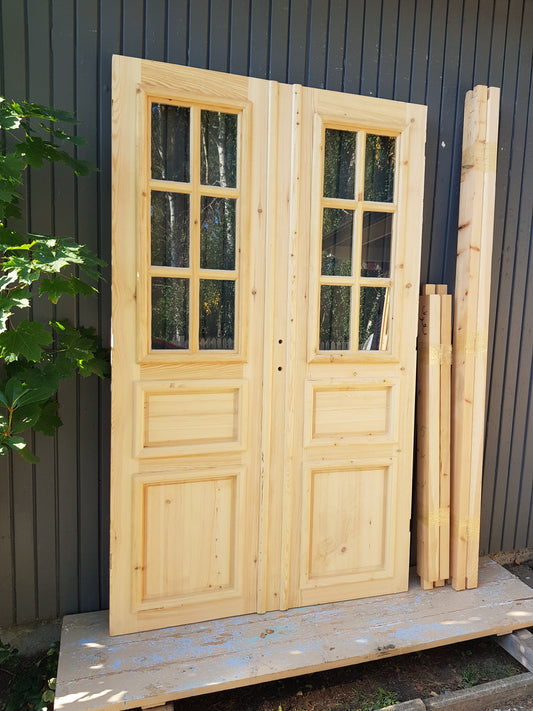 ART 685 Nytillverkad pardörr i gammal stil Mått B130 x H210 cm Öppnas utåt Handtag på höger sida Pris 15000 kr Tillkommer 1000 kr för gångjärn och låskista