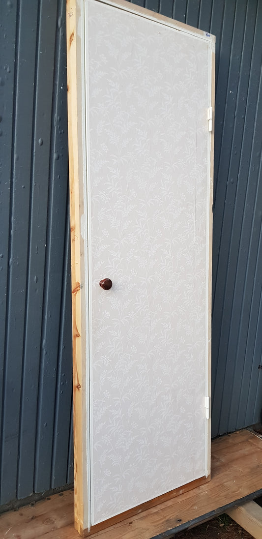 ART 766 B70.2 H210 D7.5 PRIS 2500 KR HÖGER