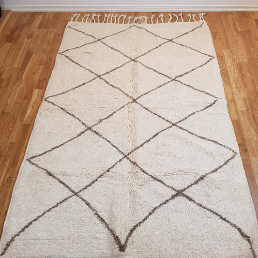 ARTIKELNUMMER 401 Helt ny handknuten Beni ourain ull Matta. 