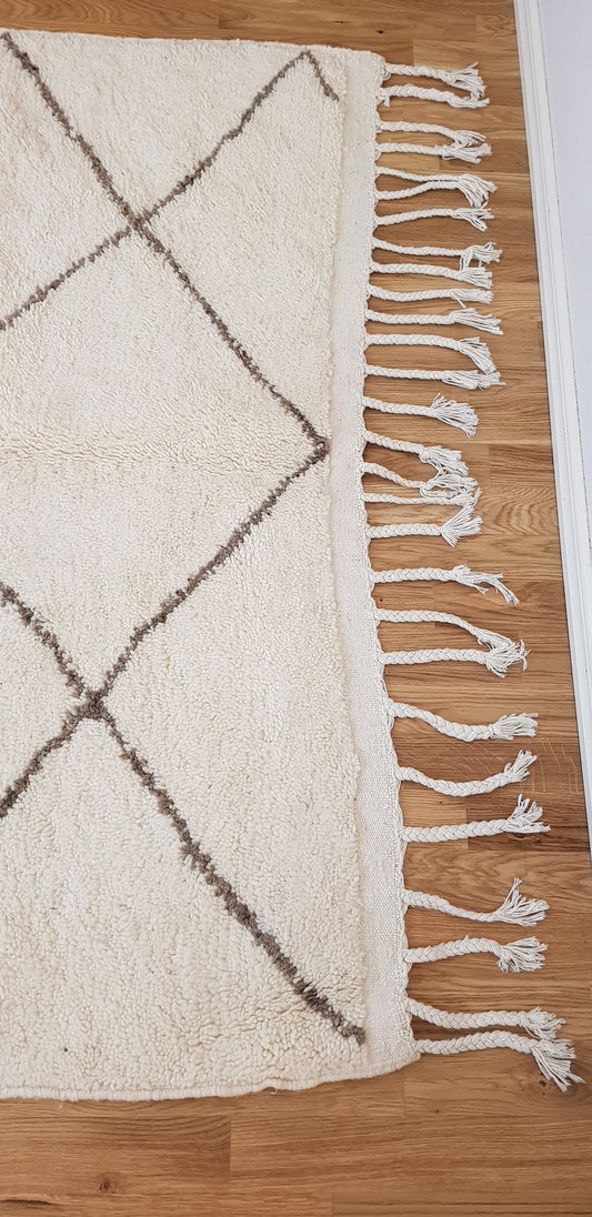 ARTIKELNUMMER 401 Helt ny handknuten Beni ourain ull Matta. 