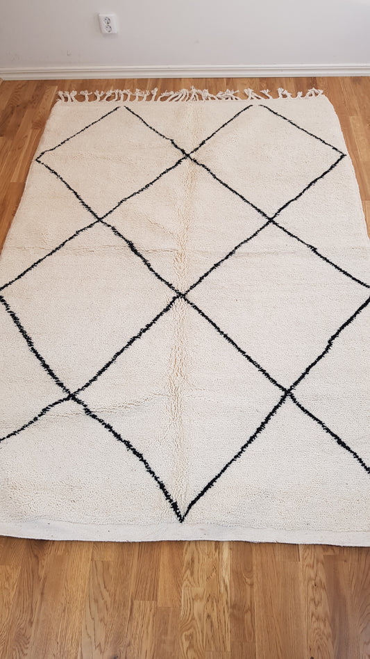 ARTIKELNUMMER 397 Helt ny handknuten Beni ourain ull Matta. 