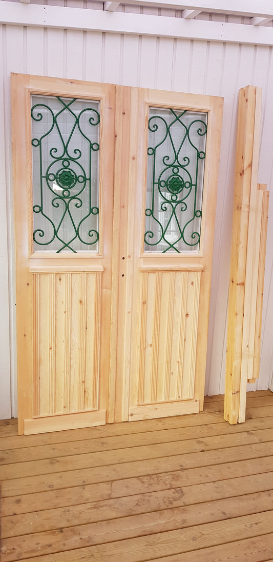 Art 33V Ny pardörr i gammal stil med dubbelt glas inklusive karm B130 cm H210 cm BR 110 cm pris: 19000 kr