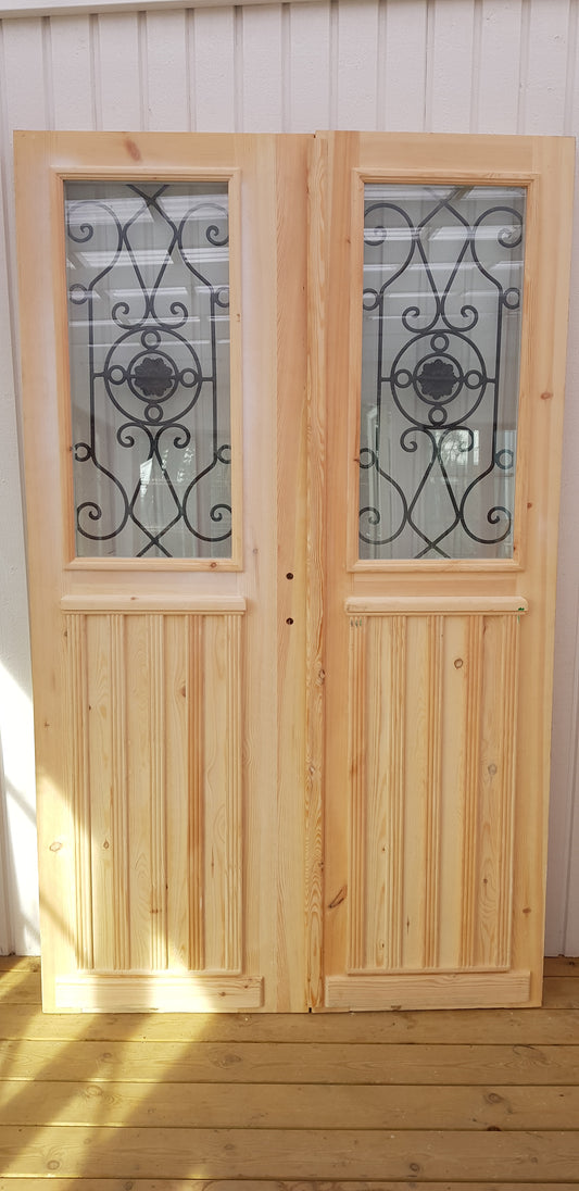 Art 33W Ny pardörr i gammal stil med dubbelt glas inklusive karm B130 cm H210 cm BR 110 cm pris: 19000 kr