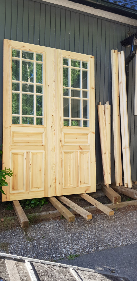 Art 33Q Ny pardörr i gammal stil med dubbelt glas inklusive karm B140 cm H210 cm pris: 17000 kr