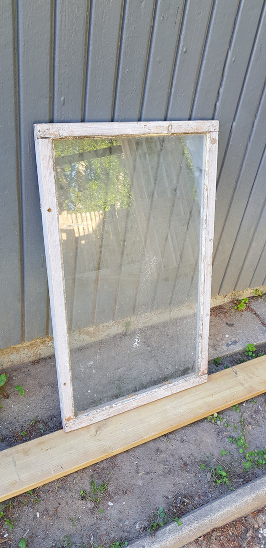 ARTIKELNUMMER 345&nbsp; Fint gammalt kärnvirke fönster hel glas,&nbsp;
