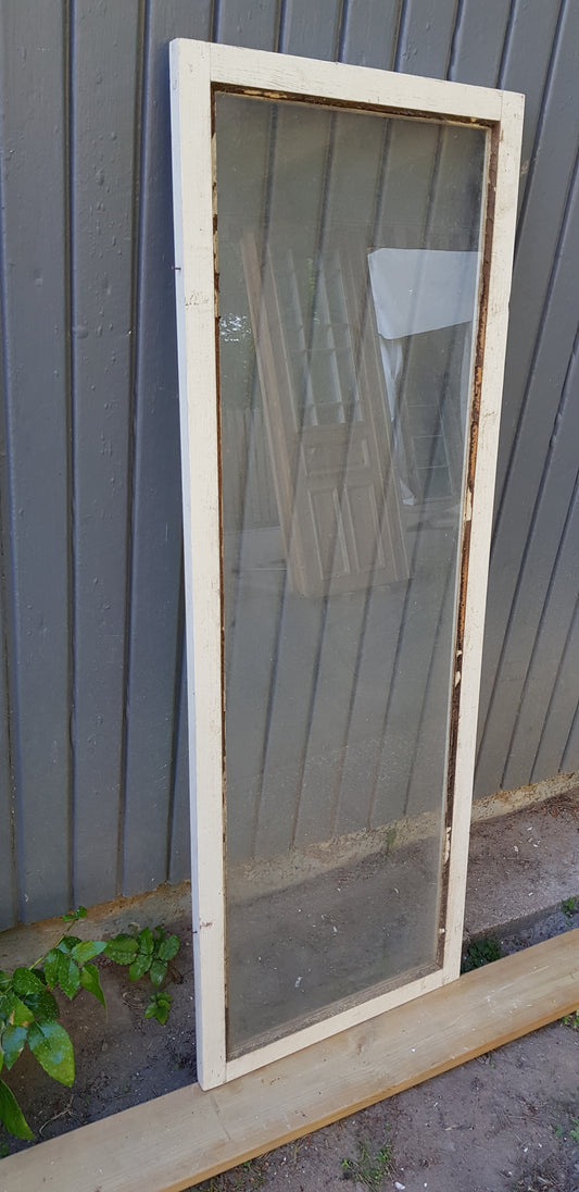 ARTIKELNUMMER 344 Fint gammalt kärnvirke fönster hel glas,