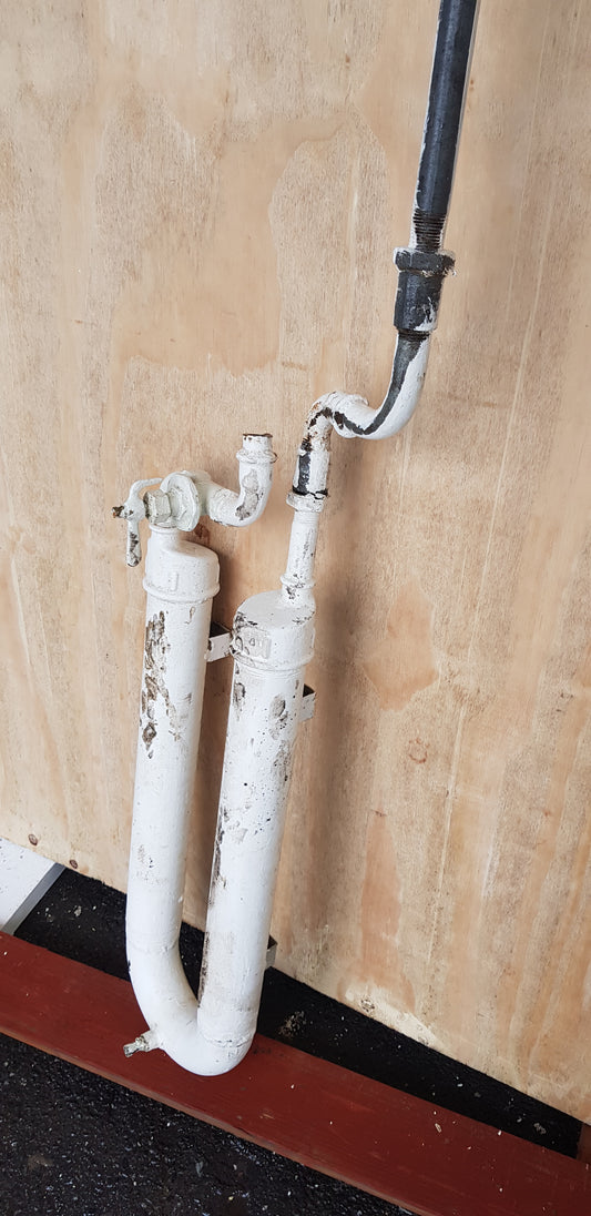 ARTIKELNUMMER 320 Gammalt fint kopling element med avstängning Pris: 2000kr