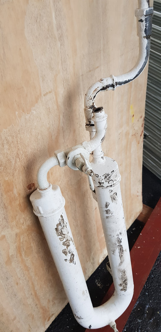 ARTIKELNUMMER 320 Gammalt fint kopling element med avstängning Pris: 2000kr