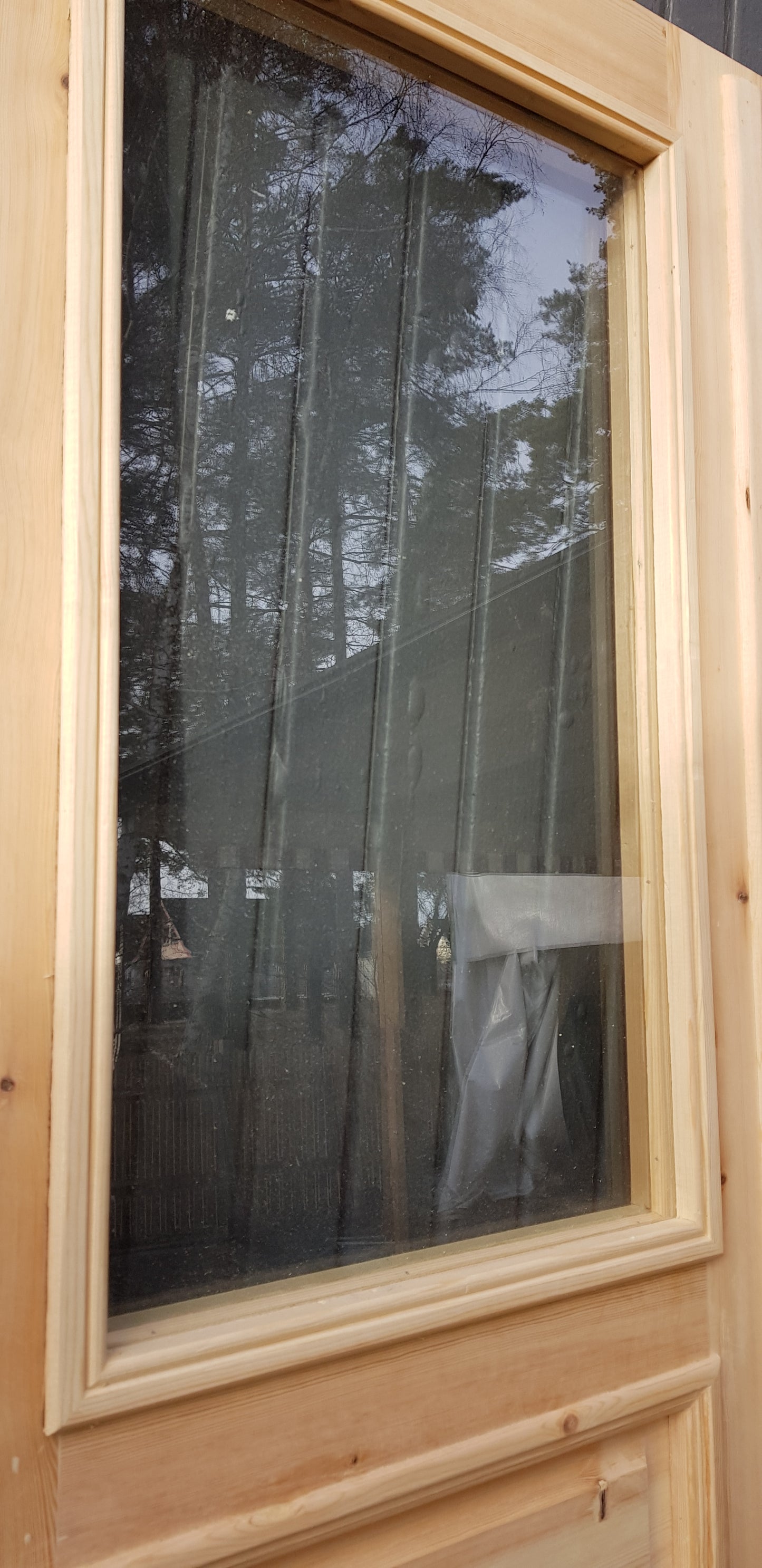 Art 33D Nytillverkade pardörrar med dubbelglas i gammal stil inkl karm yttermått: B 140 cm H 210 cm pris: 17000 kr